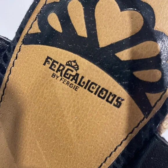 Fergie - Picture 2 of 3